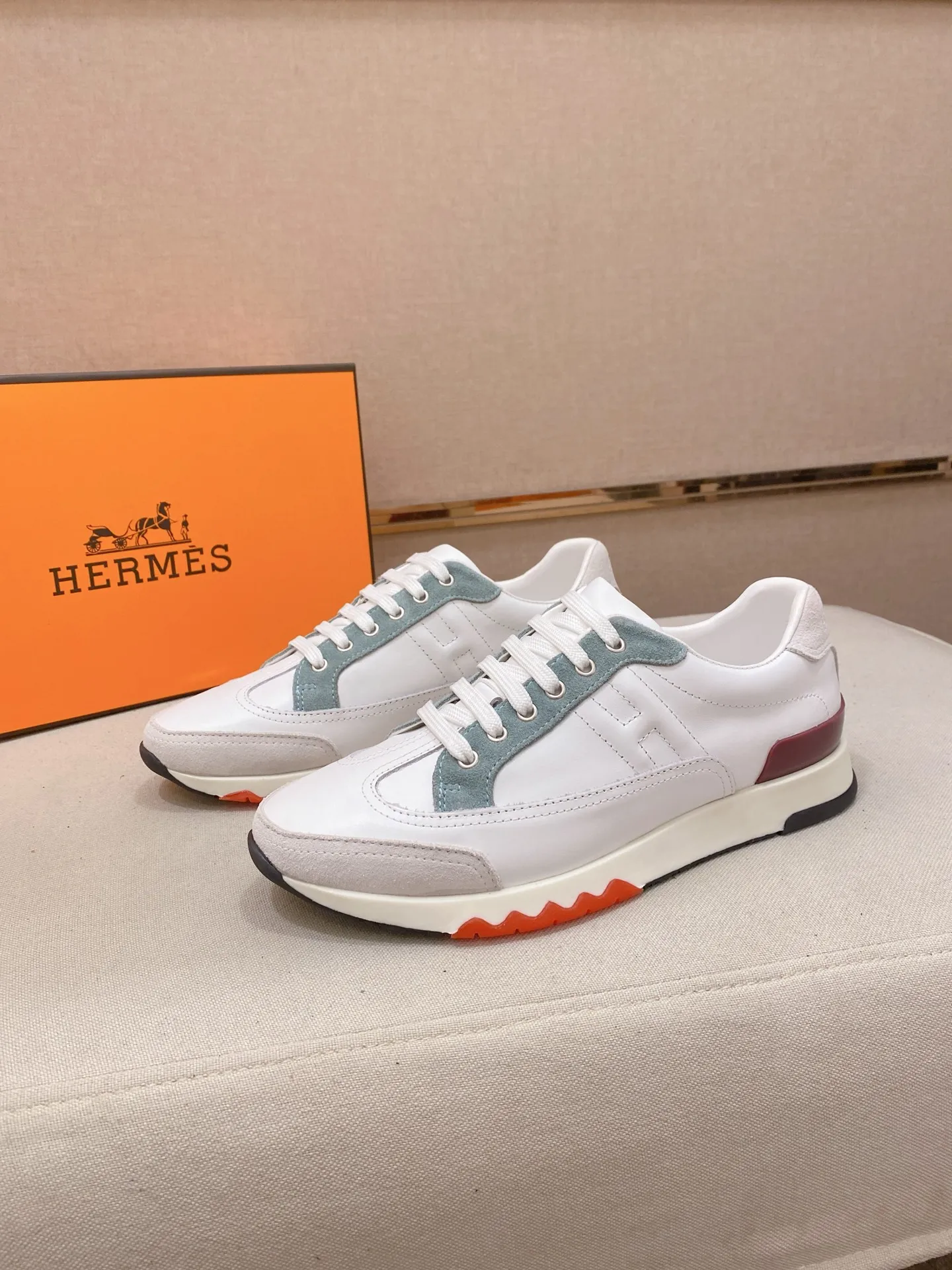 Ex-factory price: 500💰《HERMES》【Classic original single version】Hermès; top 🔝purchasing agent🔍🔍men's latest 🇺🇸sold simultaneously, original imported from Italy ▲▲first-layer cowhide ▲▲ (high-end, nobility and class) ) Exquisite workmanship (Italian 🇮🇹 imported water-dyed 🐂 cowhide lining) sole: original sole provided by the original factory, ⚠️exclusive double-layer activity·TPR·rubber·combined molded outsole; super comfortable·wear-resistant·non-slip·environmental protection The real thing is more beautiful when photographed in kind (high quality, following orders), you can come in and out at will * Number of yards: 38·39·40·41·42·43·44# (can be customized 45.)